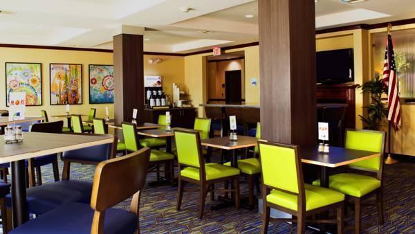 Holiday Inn Express Hotel & Suites Waller By Ihg Екстериор снимка
