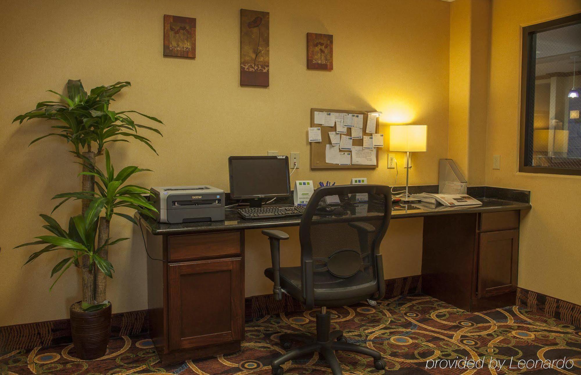 Holiday Inn Express Hotel & Suites Waller By Ihg Екстериор снимка